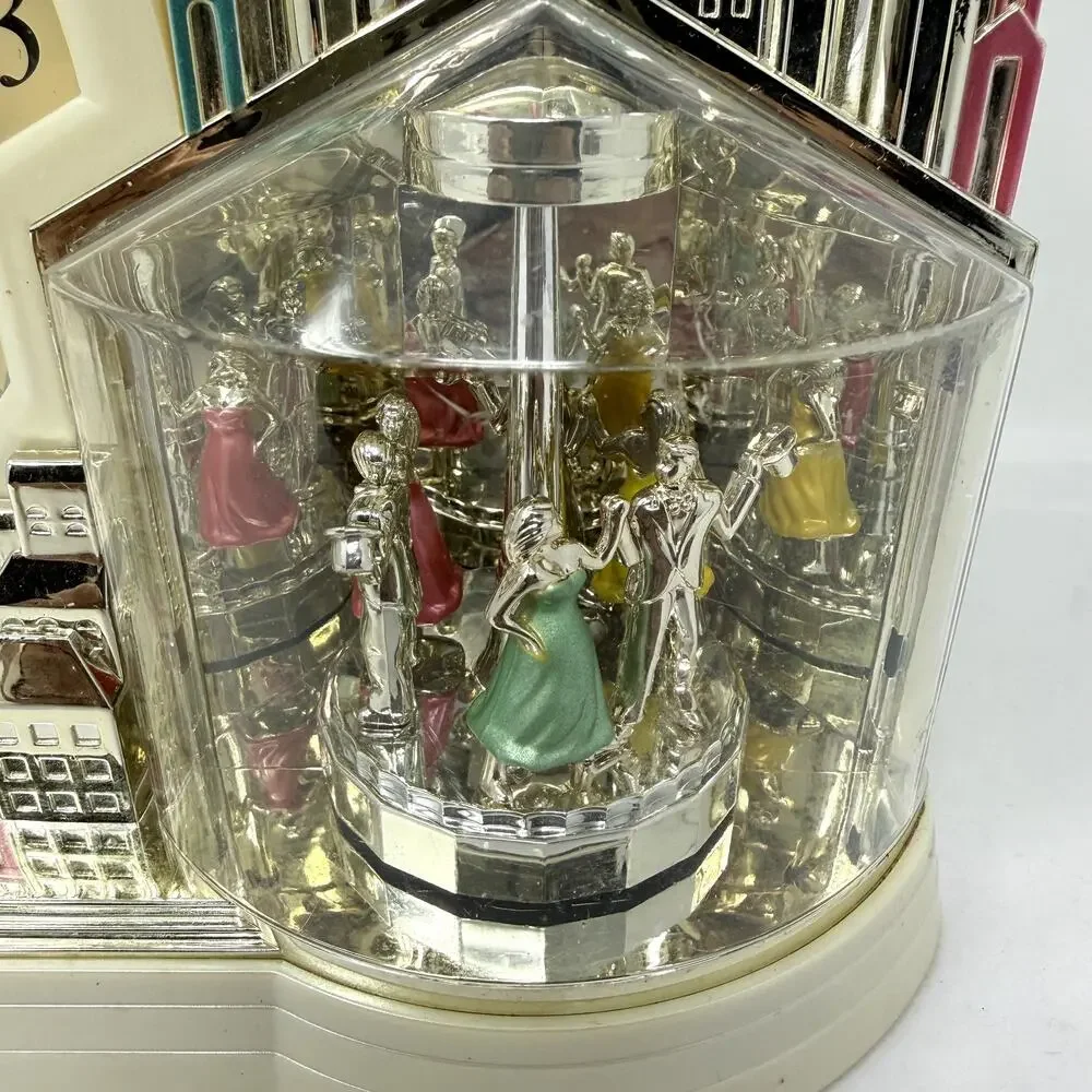 VSTRIDE Vintage Musical Revolving Figurine Carousel Clock City Scene Quartz